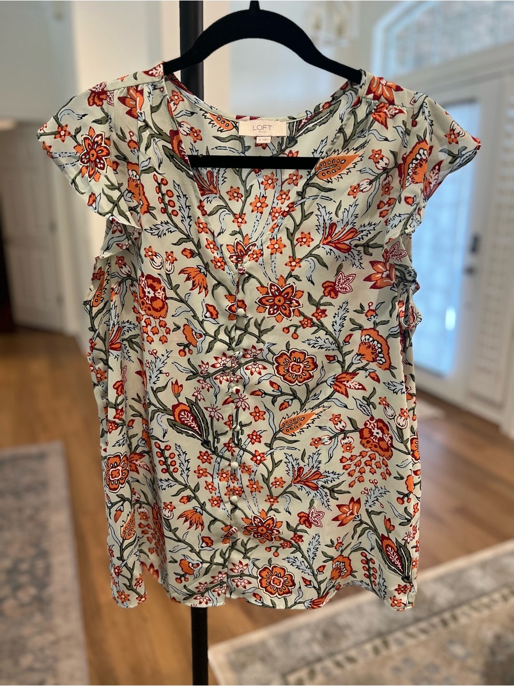 ✨ Bundle of 4 Medium Blouses | Loft + Ann Taylor + Banana Republic | EUC ✨ - Picture 2 of 14